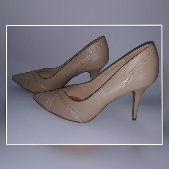 Kelly & Katie Shoes - Kelly & katie nude heels size 10
